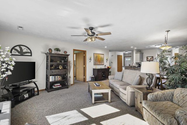 532 Plum Tree Drive, Evansville, WI 53536