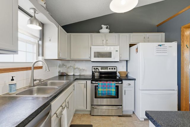 5023 S Mount Carmel Ave, Wichita, KS 67217