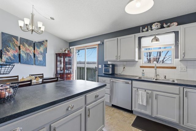 5023 S Mount Carmel Ave, Wichita, KS 67217