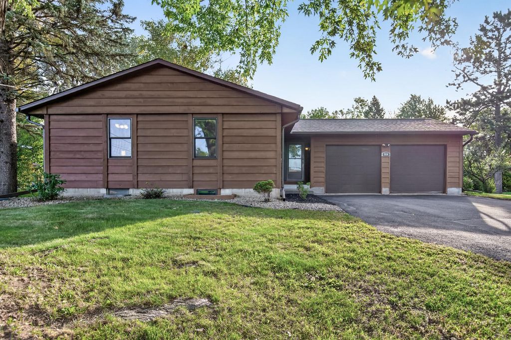 1938 Edgerton Street, Maplewood, MN 55117 — exterior