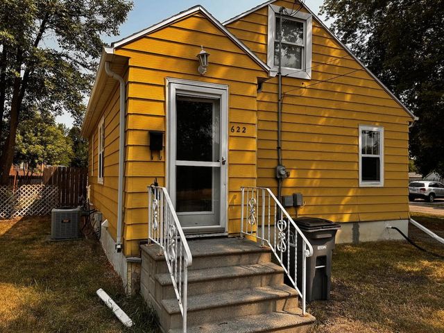 622 9th Street N, Moorhead, MN 56560