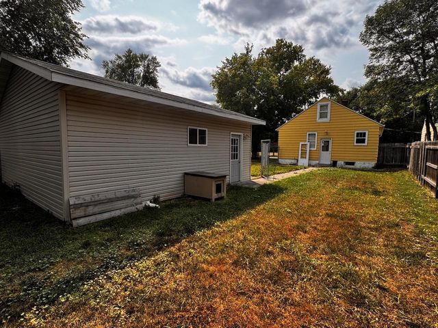 622 9th Street N, Moorhead, MN 56560