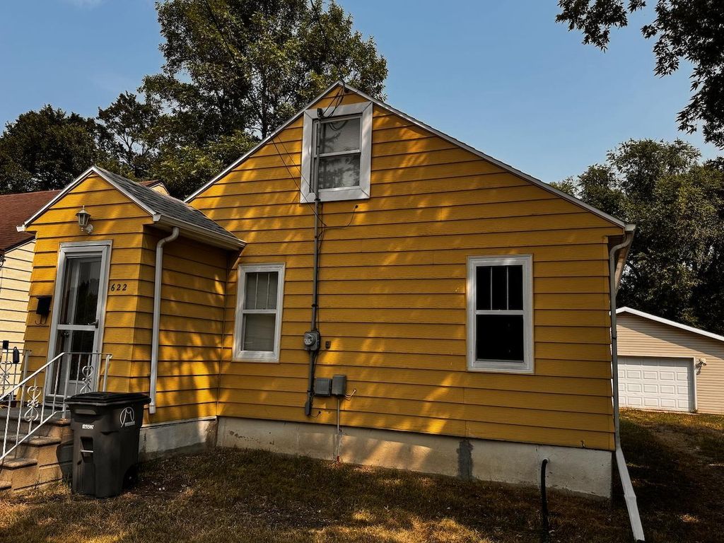622 9th Street N, Moorhead, MN 56560
