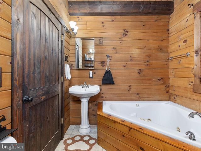 193 ASH LN, Mount Jackson, VA 22842