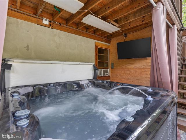 193 ASH LN, Mount Jackson, VA 22842