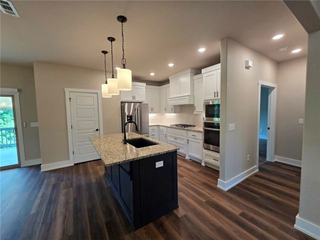 6 Burwell Drive, Bella Vista, AR 72714