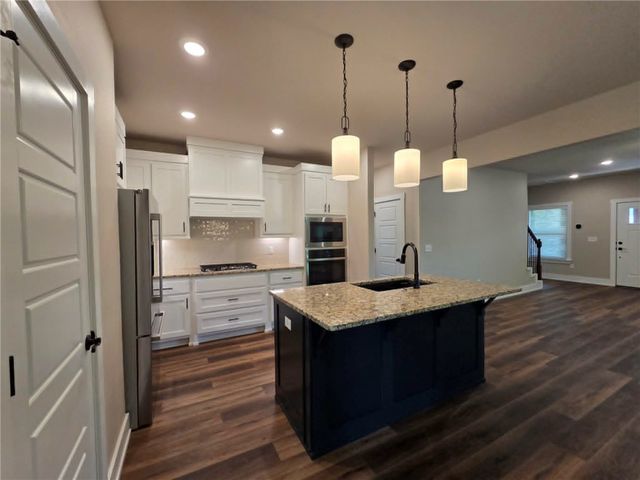 6 Burwell Drive, Bella Vista, AR 72714