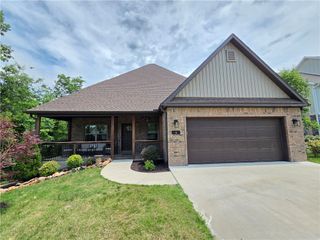 6 Burwell Drive, Bella Vista, AR 72714