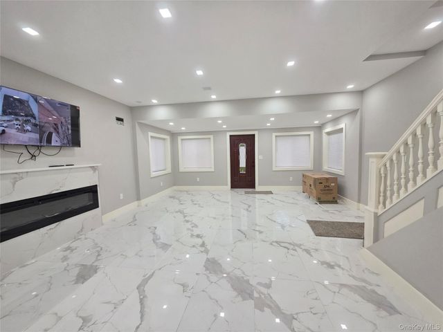 8523 106th Street, Richmond Hill, NY 11418