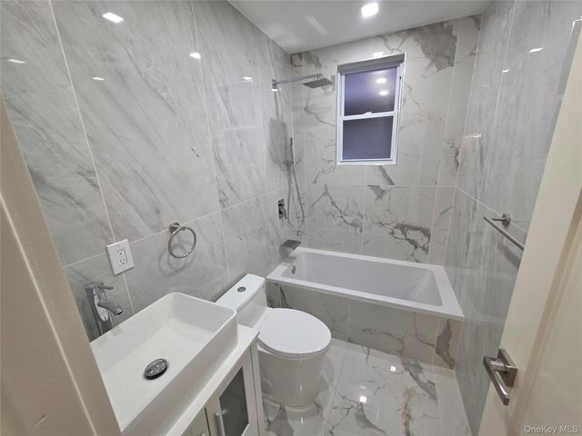 8523 106th Street, Richmond Hill, NY 11418