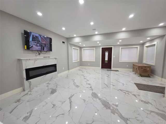8523 106th Street, Richmond Hill, NY 11418