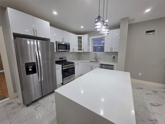 8523 106th Street, Richmond Hill, NY 11418