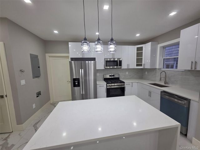 8523 106th Street, Richmond Hill, NY 11418