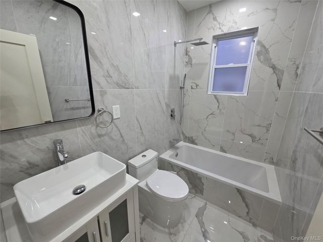 8523 106th Street, Richmond Hill, NY 11418