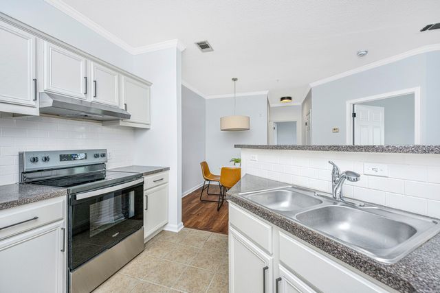 45 Sycamore Avenue Apt 933, Charleston, SC 29407