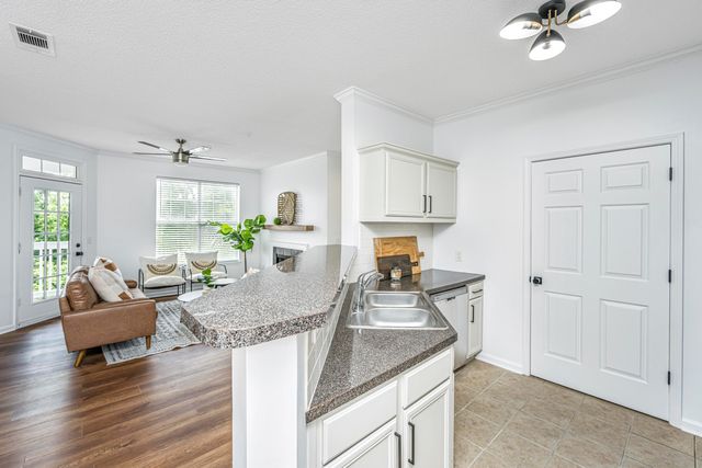 45 Sycamore Avenue Apt 933, Charleston, SC 29407