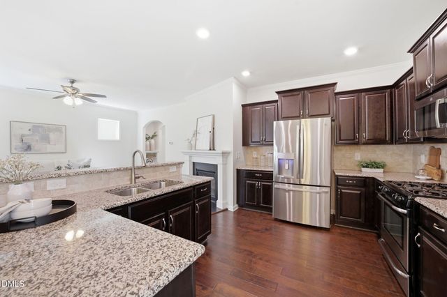 2820 Haw River Trail, Apex, NC 27502