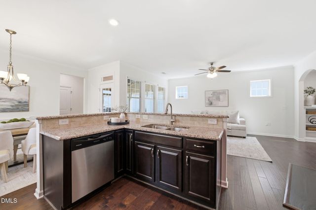 2820 Haw River Trail, Apex, NC 27502
