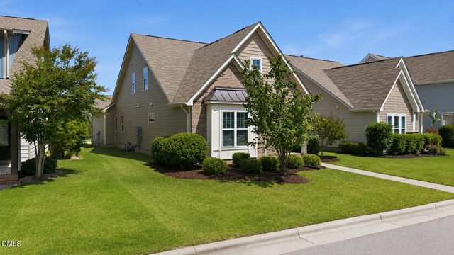2820 Haw River Trail, Apex, NC 27502