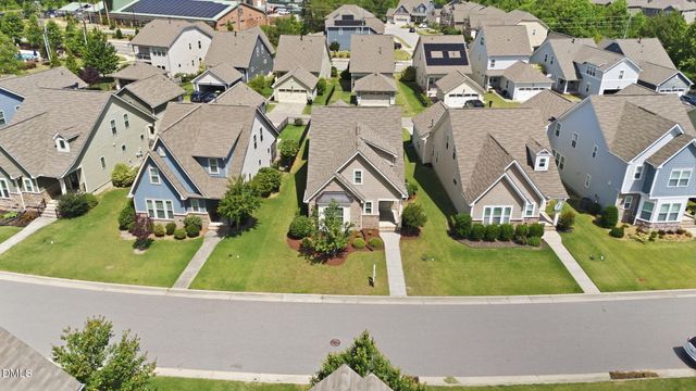2820 Haw River Trail, Apex, NC 27502