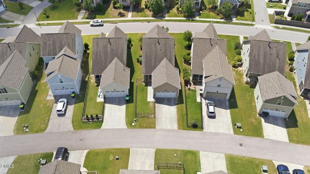 2820 Haw River Trail, Apex, NC 27502