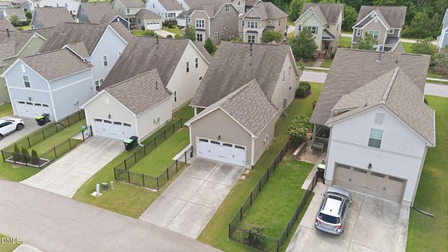 2820 Haw River Trail, Apex, NC 27502