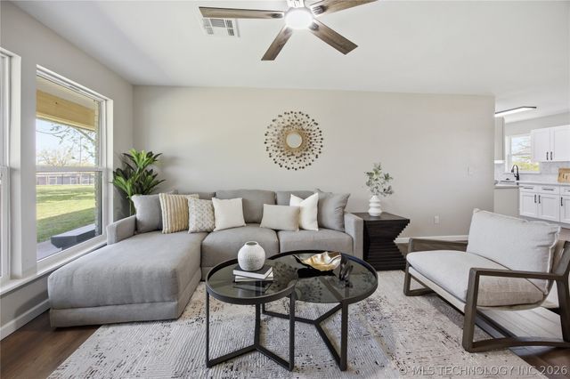 22112 W Coyote Trail S, Sand Springs, OK 74063