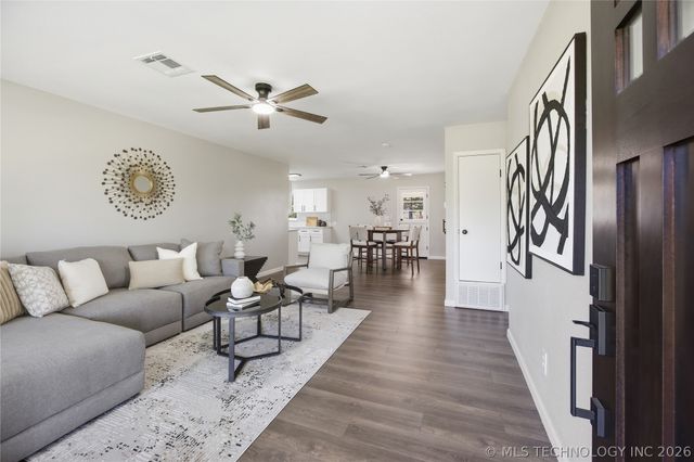 22112 W Coyote Trail S, Sand Springs, OK 74063
