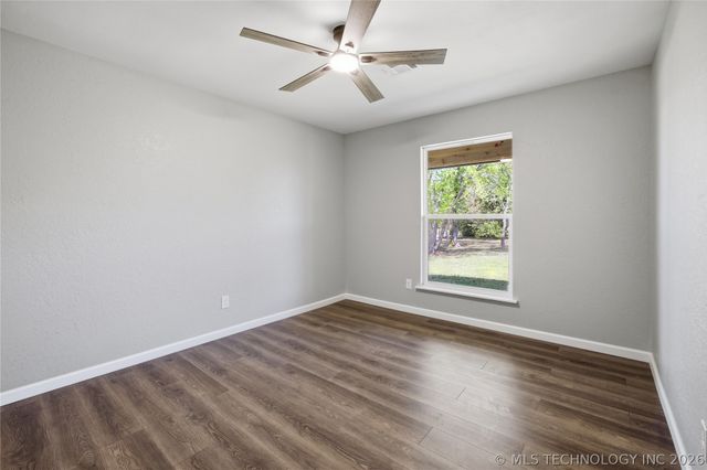 22112 W Coyote Trail S, Sand Springs, OK 74063