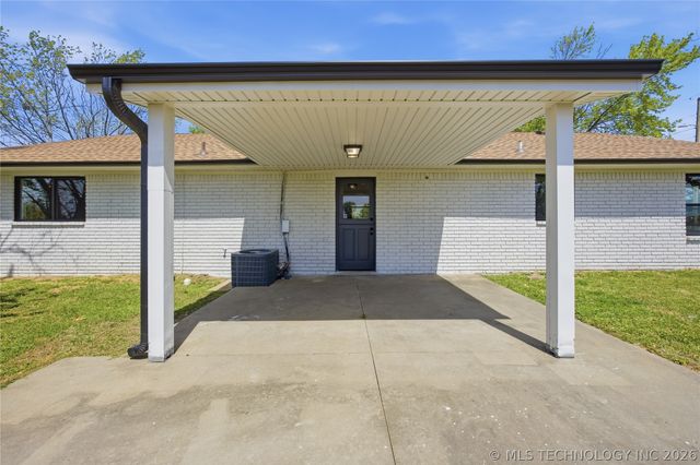 22112 W Coyote Trail S, Sand Springs, OK 74063