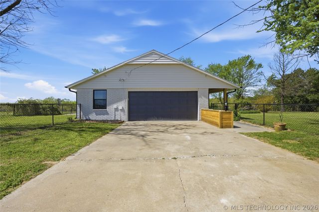 22112 W Coyote Trail S, Sand Springs, OK 74063