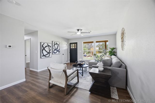 22112 W Coyote Trail S, Sand Springs, OK 74063
