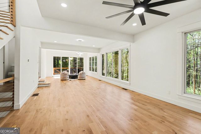 1153 Dawn View Lane NW, Atlanta, GA 30327