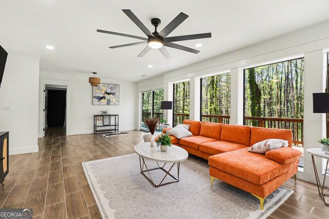 1153 Dawn View Lane NW, Atlanta, GA 30327