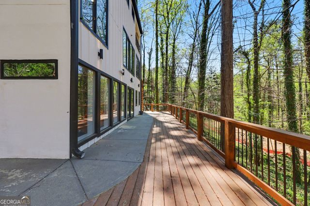 1153 Dawn View Lane NW, Atlanta, GA 30327