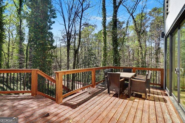 1153 Dawn View Lane NW, Atlanta, GA 30327