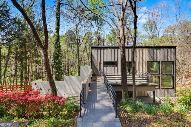 1153 Dawn View Lane NW, Atlanta, GA 30327