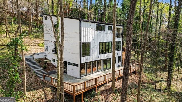 1153 Dawn View Lane NW, Atlanta, GA 30327