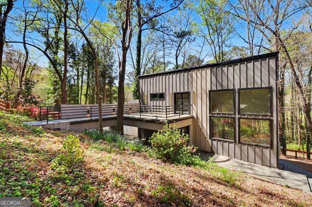 1153 Dawn View Lane NW, Atlanta, GA 30327