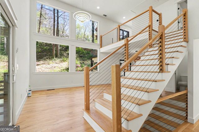 1153 Dawn View Lane NW, Atlanta, GA 30327