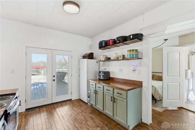 112 W Baldwin Street, Blanchester, OH 45107