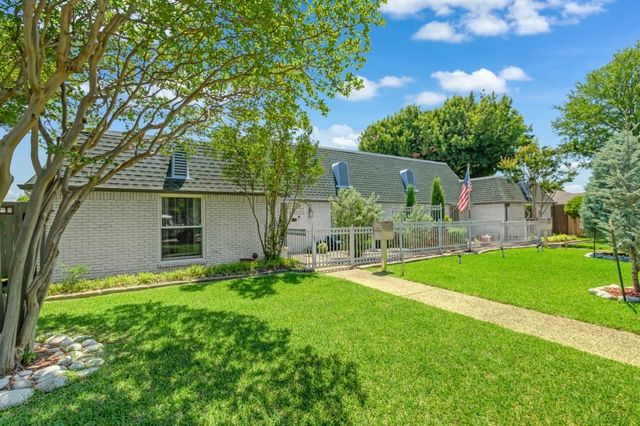 3778 Weeburn Drive, Dallas, TX 75229