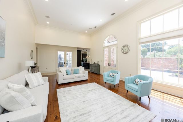 10757 Royal Ridge Ave, Baton Rouge, LA 70810
