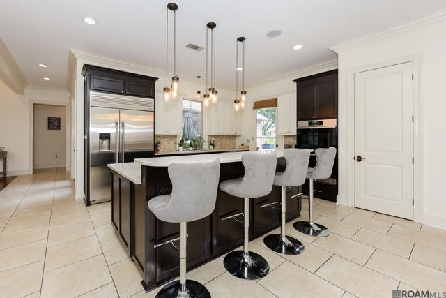 10757 Royal Ridge Ave, Baton Rouge, LA 70810