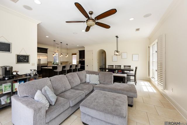 10757 Royal Ridge Ave, Baton Rouge, LA 70810