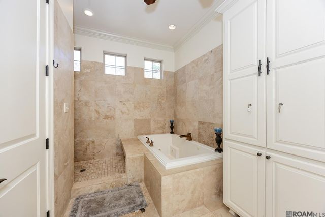 10757 Royal Ridge Ave, Baton Rouge, LA 70810