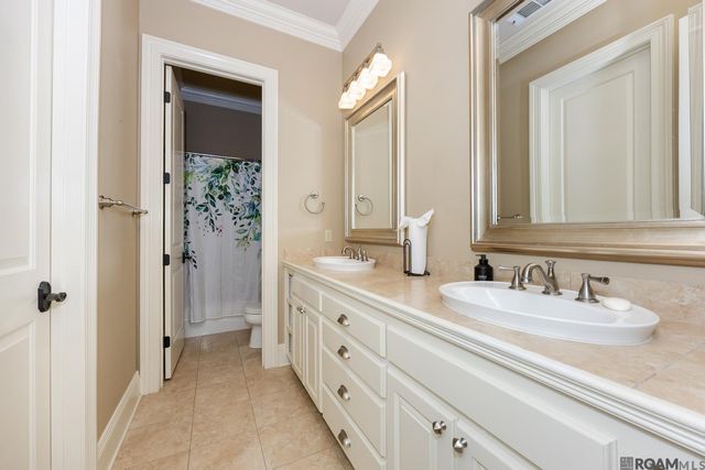 10757 Royal Ridge Ave, Baton Rouge, LA 70810