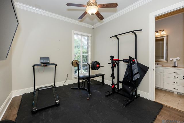10757 Royal Ridge Ave, Baton Rouge, LA 70810