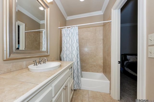 10757 Royal Ridge Ave, Baton Rouge, LA 70810