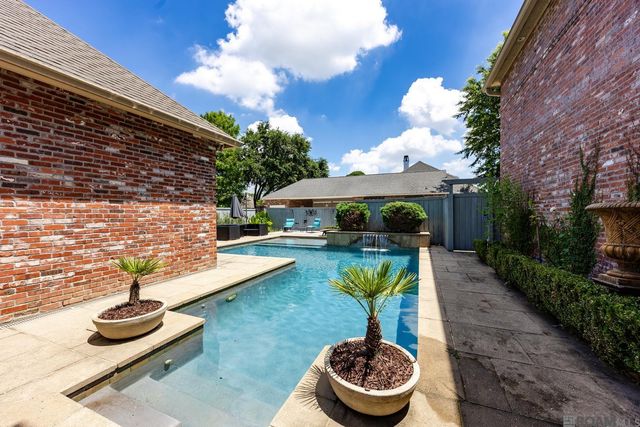 10757 Royal Ridge Ave, Baton Rouge, LA 70810